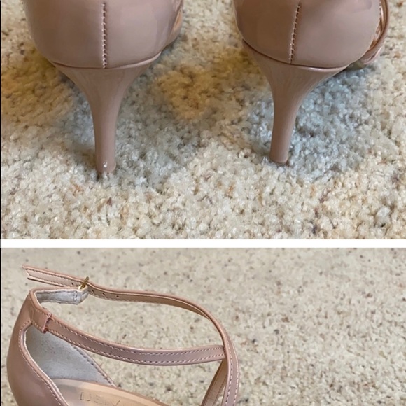 Very classy, comfortable shoes. Worn 1x to a wedding. - Picture 2 of 2